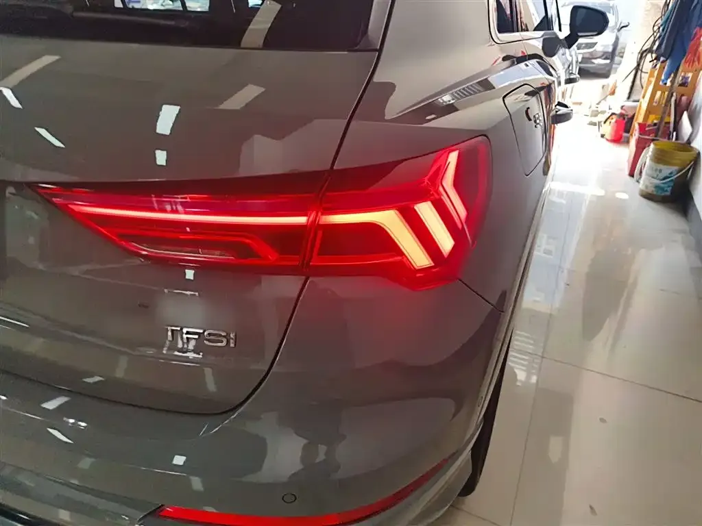 Audi Q3 — фото 10