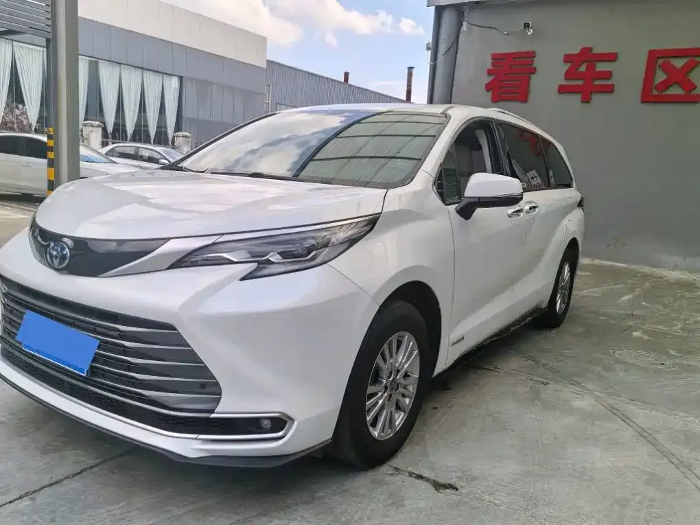 Toyota Sienna 2022 из CN, фото 1
