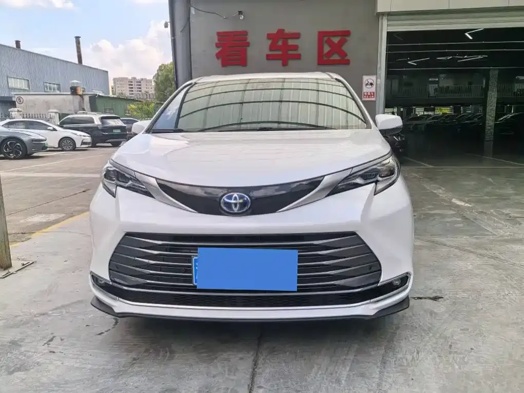 Toyota Sienna 2022 из CN, фото 4