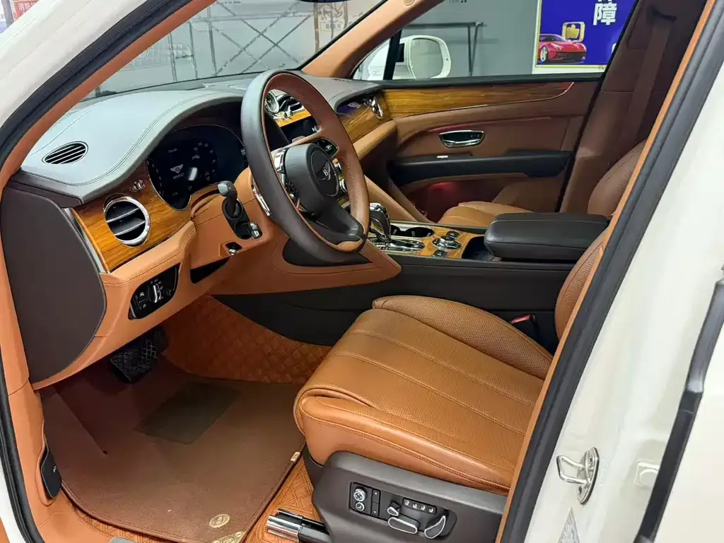 Bentley Bentayga PHEV 2021 из CN, фото 7