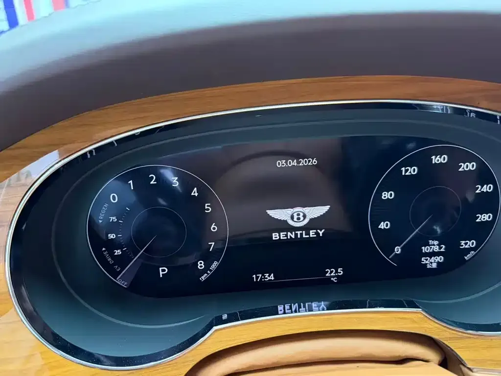 Bentley Bentayga PHEV 2021 из CN, фото 2