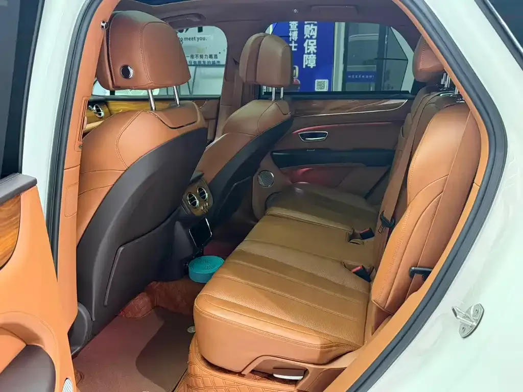 Bentley Bentayga PHEV 2021 из CN, фото 3