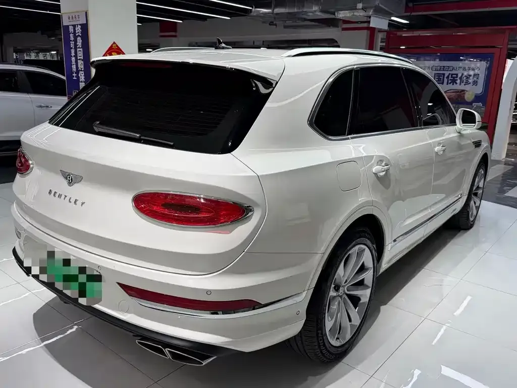 Bentley Bentayga PHEV 2021 из CN, фото 6
