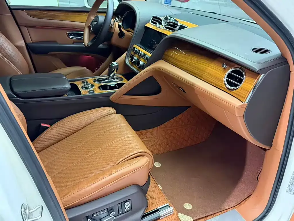 Bentley Bentayga PHEV 2021 из CN, фото 8