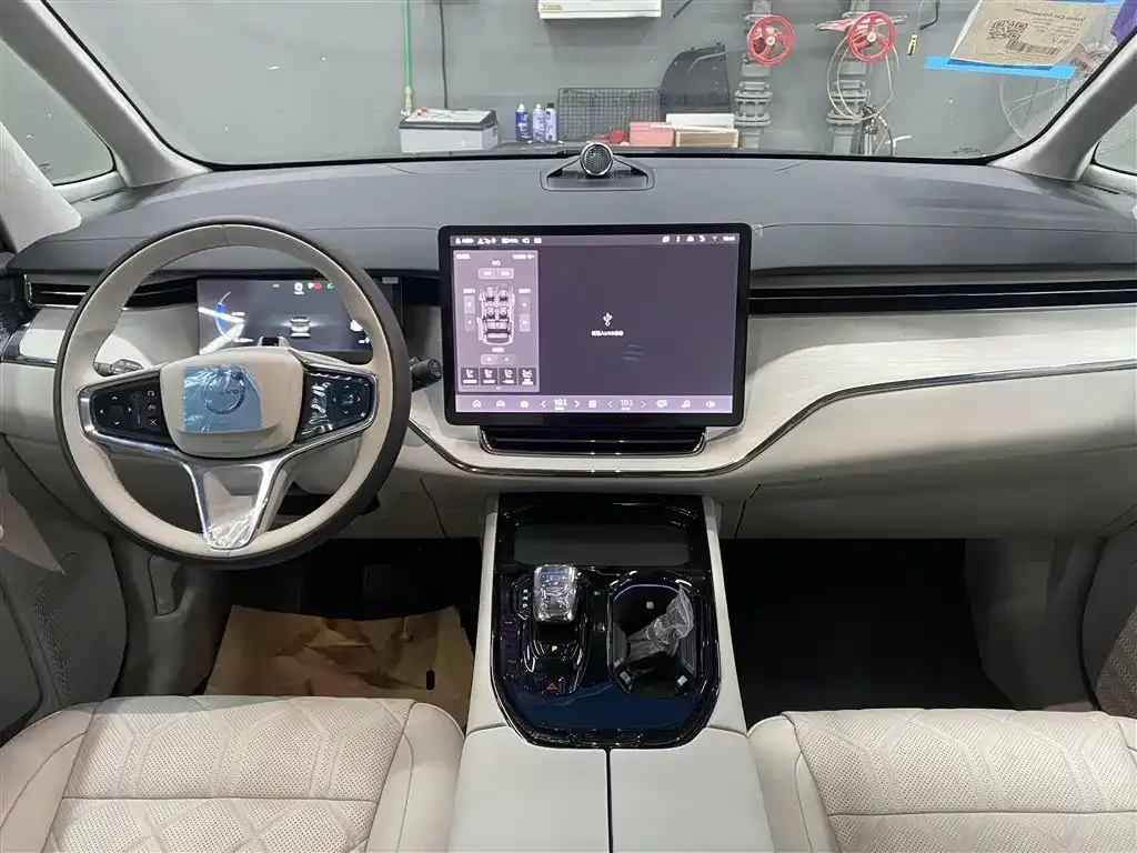 Volvo EM90 2026 из CN, фото 10