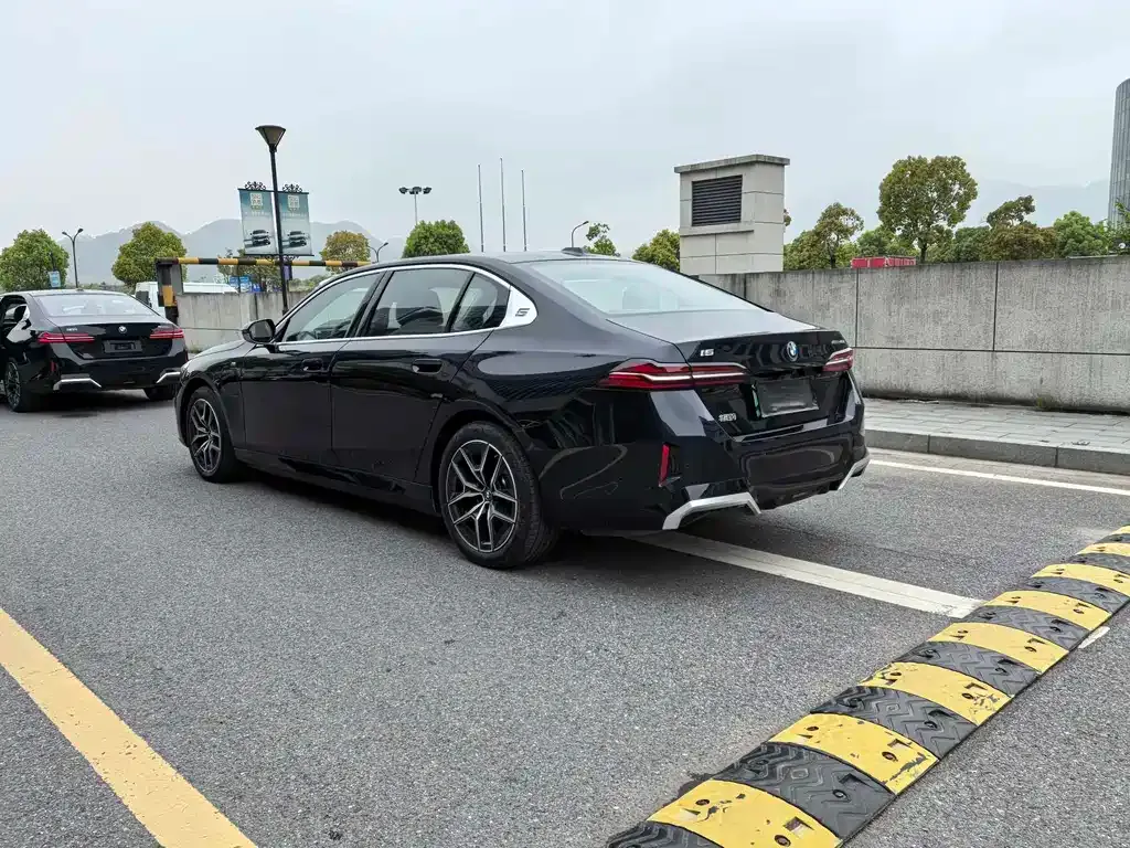 BMW i5 2025 из CN, фото 5