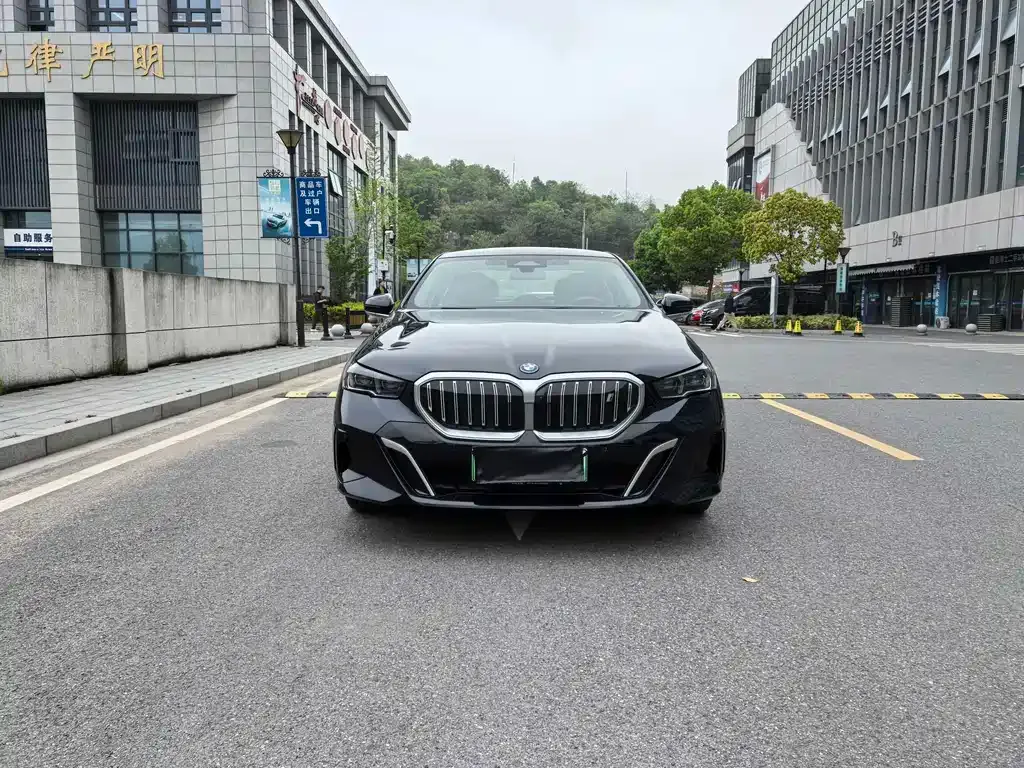 BMW i5 2025 из CN, фото 6
