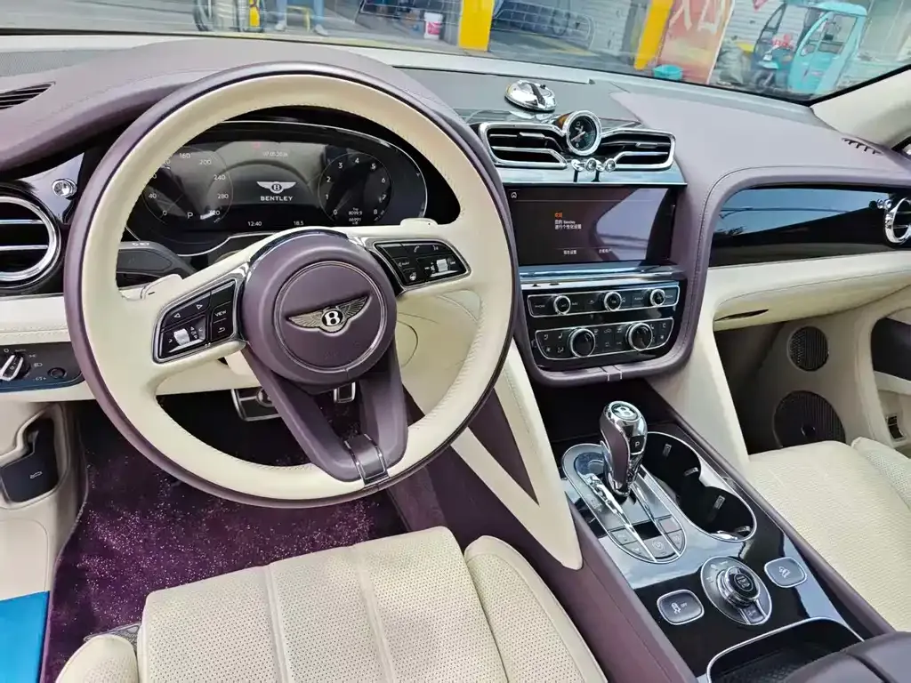 Bentley Bentayga 2022 из CN, фото 9