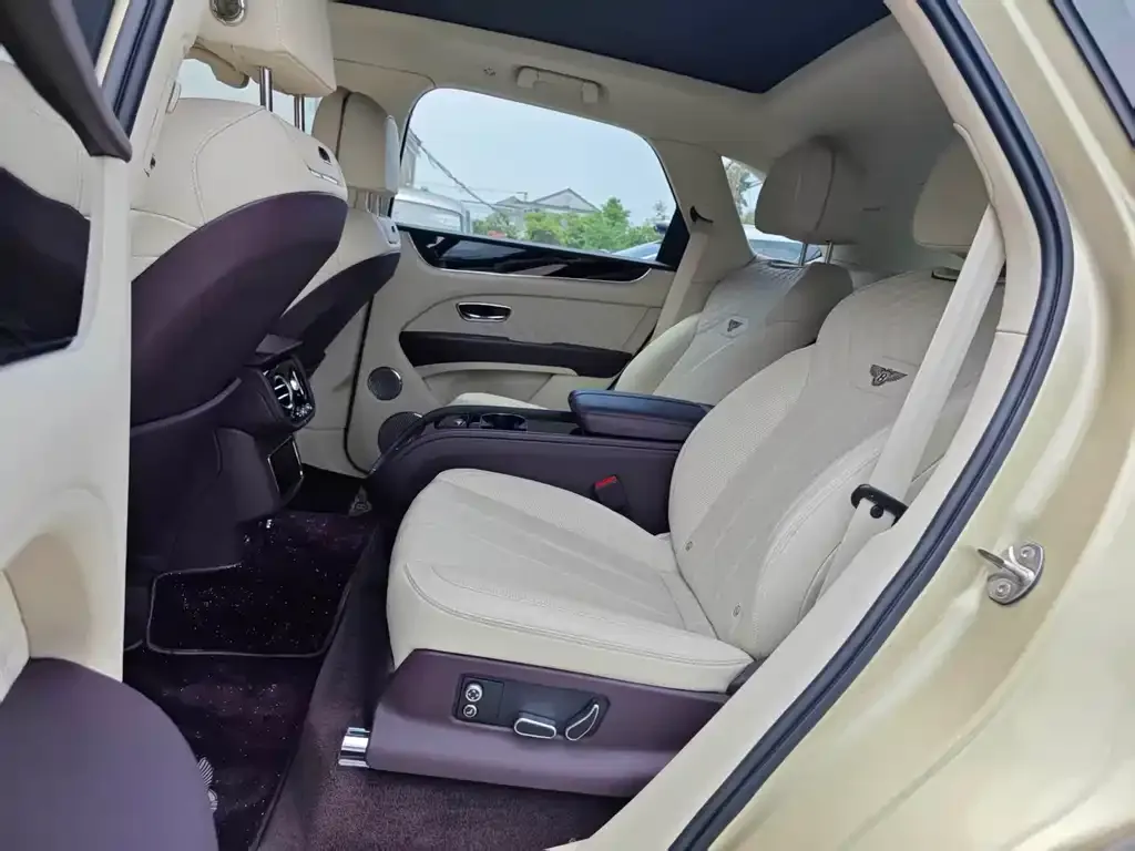 Bentley Bentayga 2022 из CN, фото 3