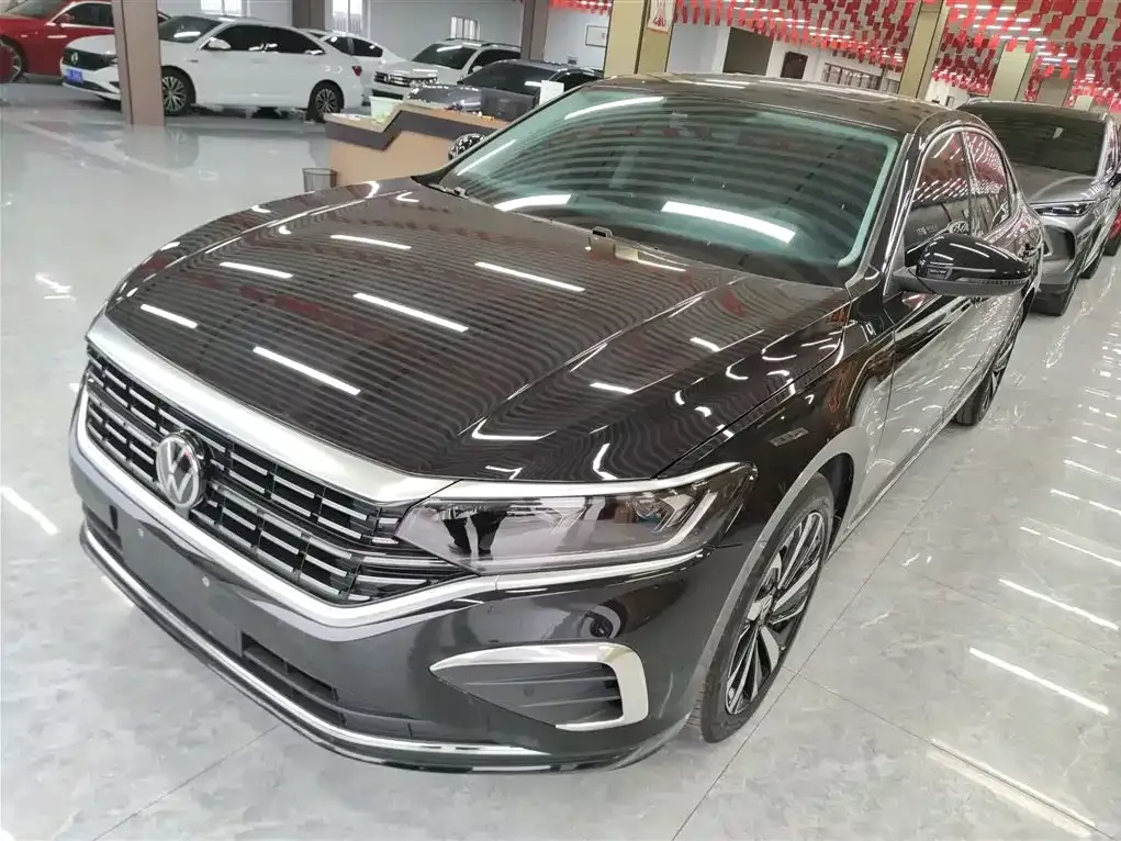 Volkswagen Passat — фото 10