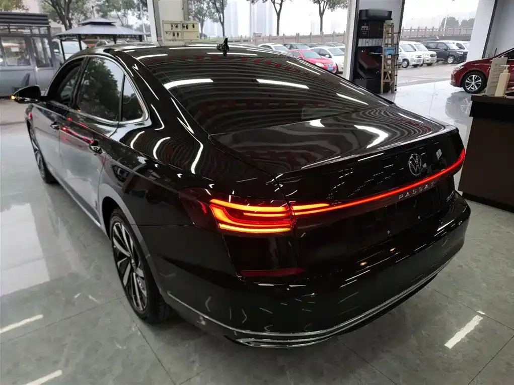 Volkswagen Passat — фото 5