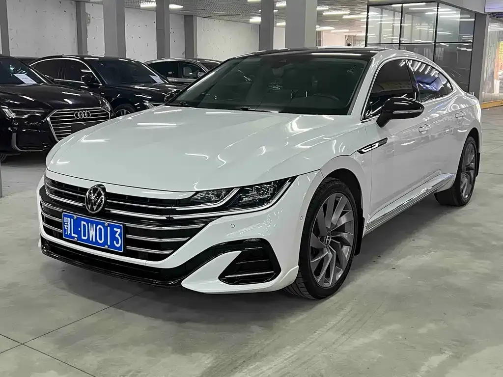 Volkswagen CC 2023 из CN, фото 1