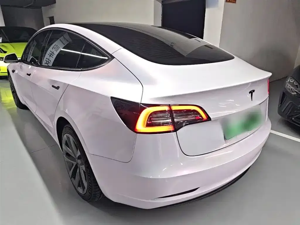 Tesla Model 3 — фото 10
