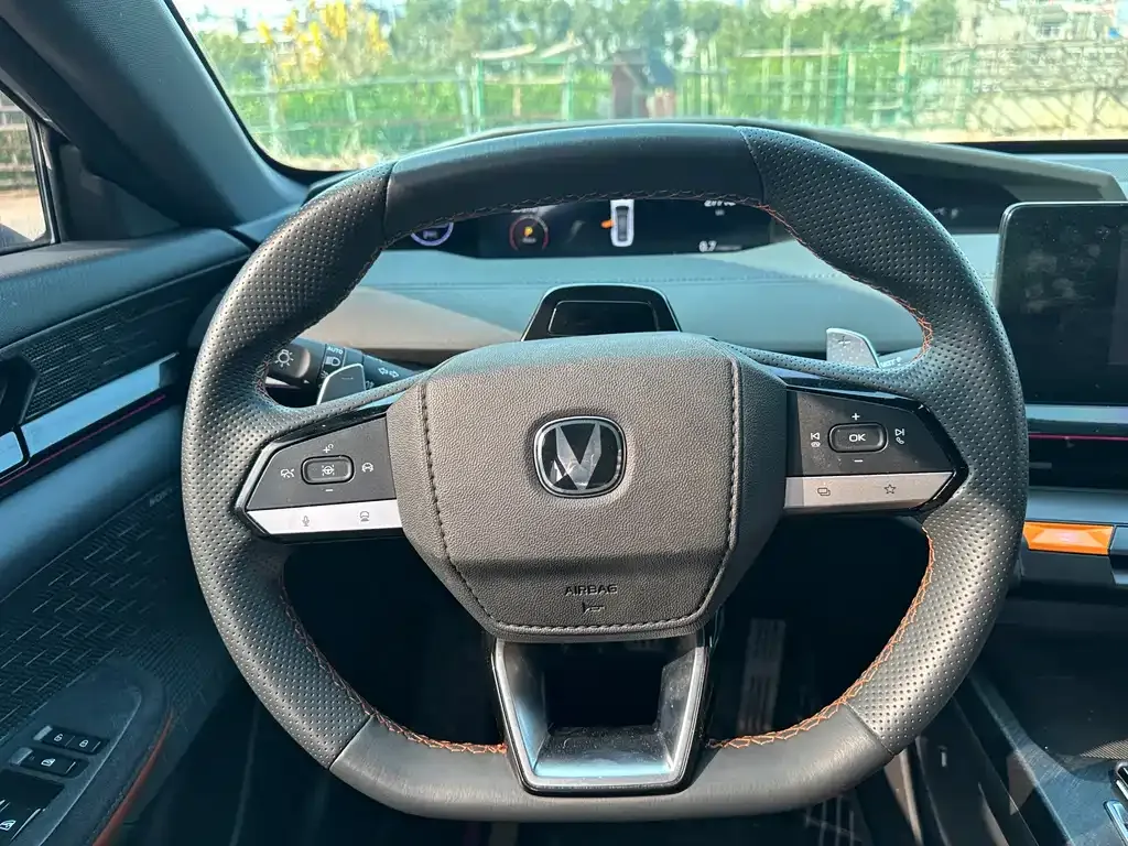 Changan UNI-V 2023 из CN, фото 6
