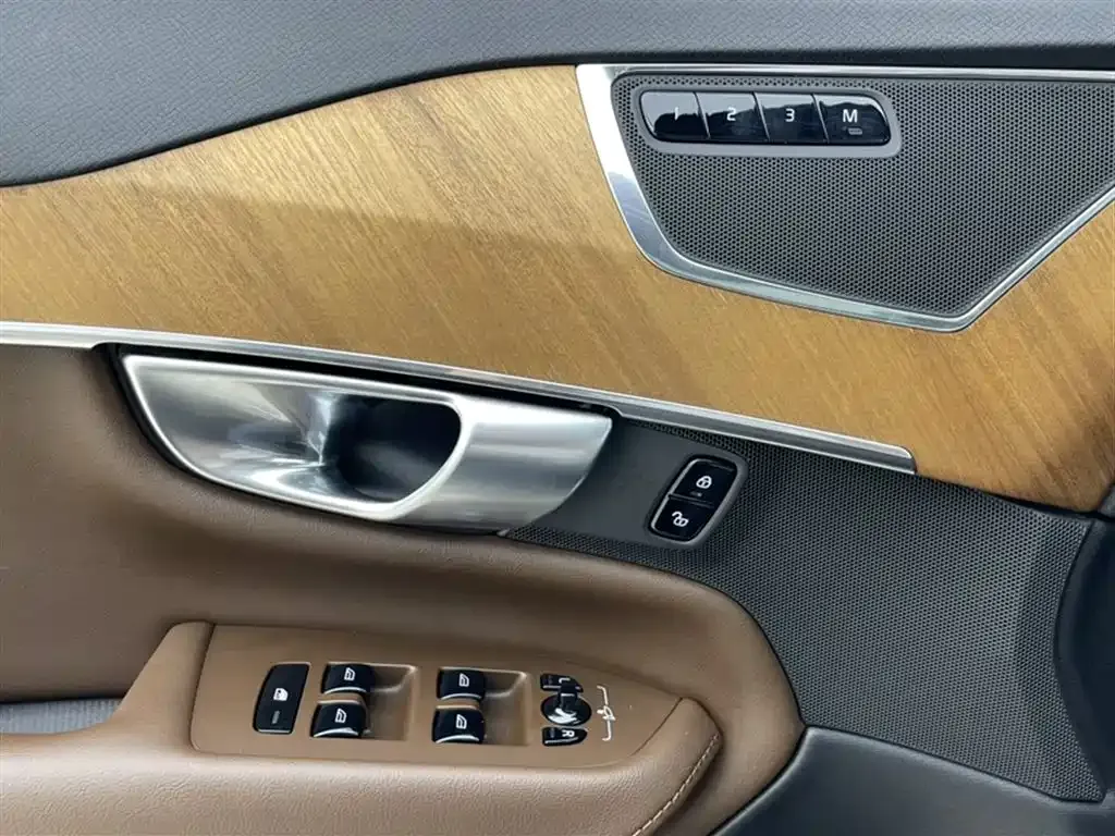 Volvo XC90 2024 из CN, фото 10