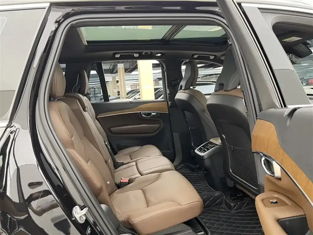 Volvo XC90 2024 из CN, фото 7