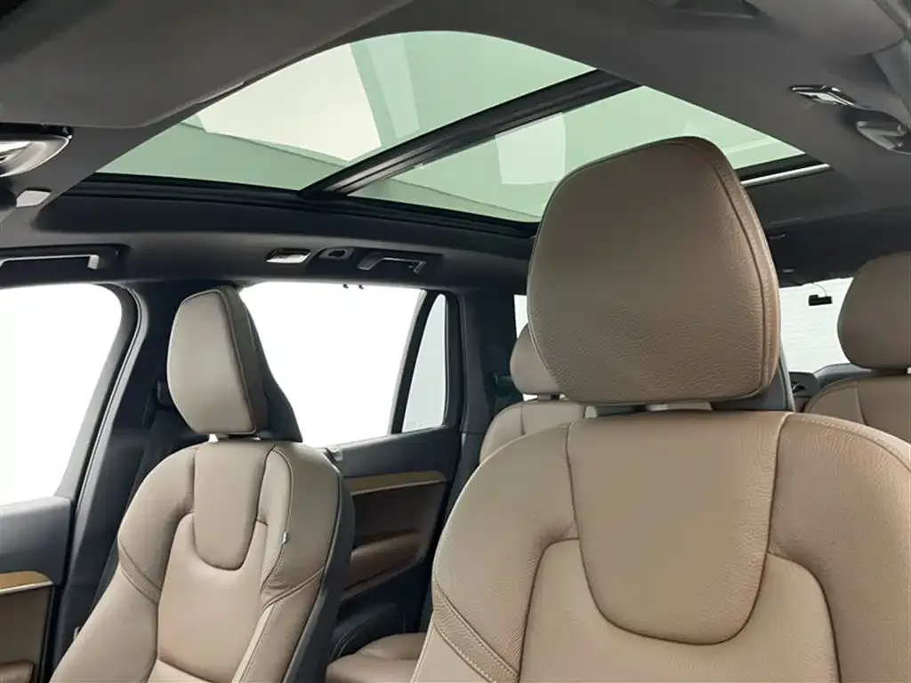 Volvo XC90 2024 из CN, фото 3