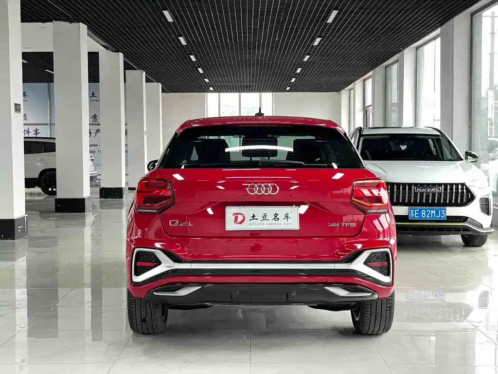 Audi Q2L — фото 5