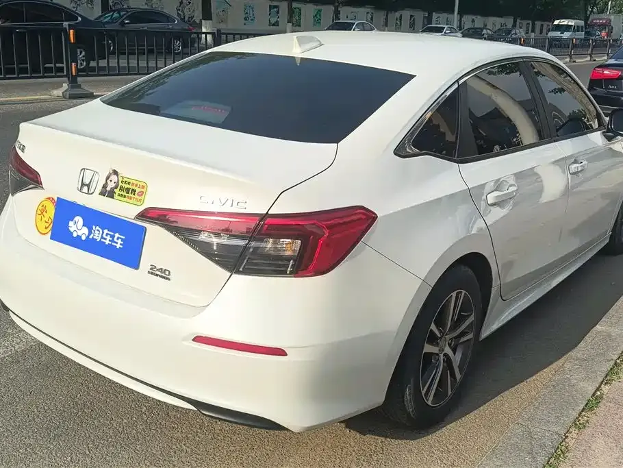 Honda Civic — фото 10