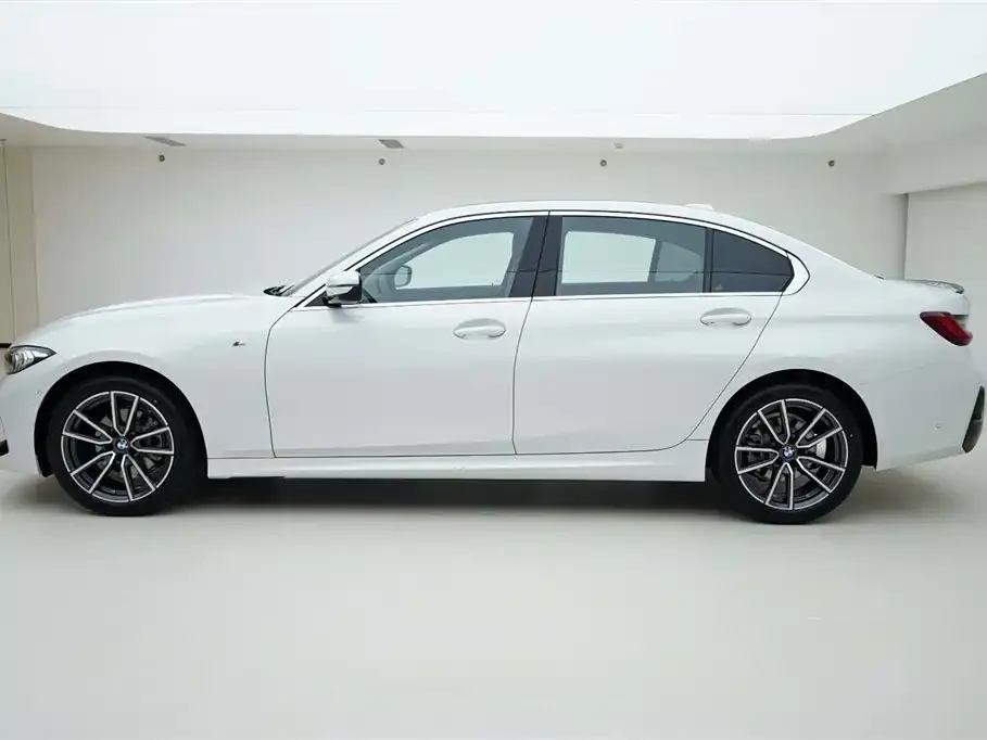 BMW 3 Series 2026 из CN, фото 9