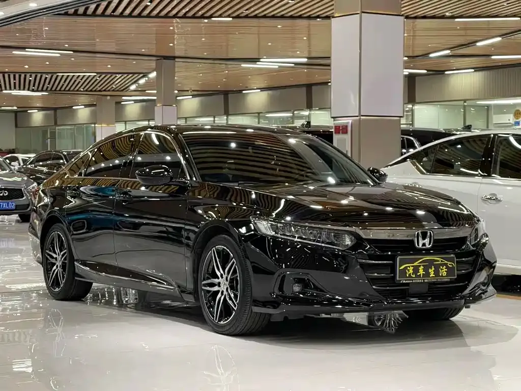 Honda Accord — фото 10
