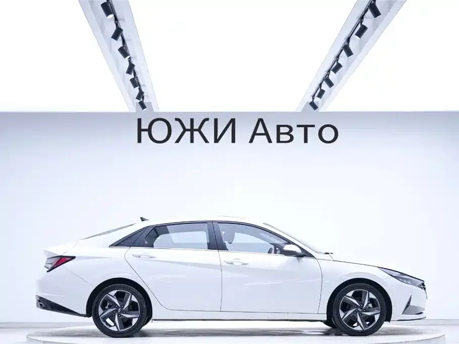 Hyundai Elantra — фото 4