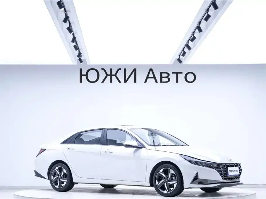 Hyundai Elantra — фото 5