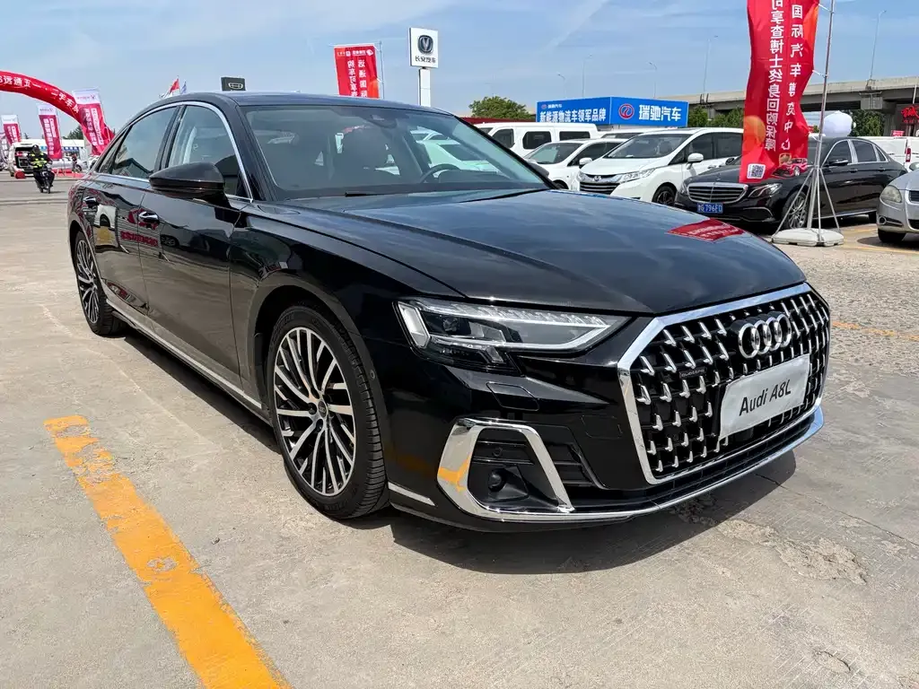 Audi A8 — фото 5