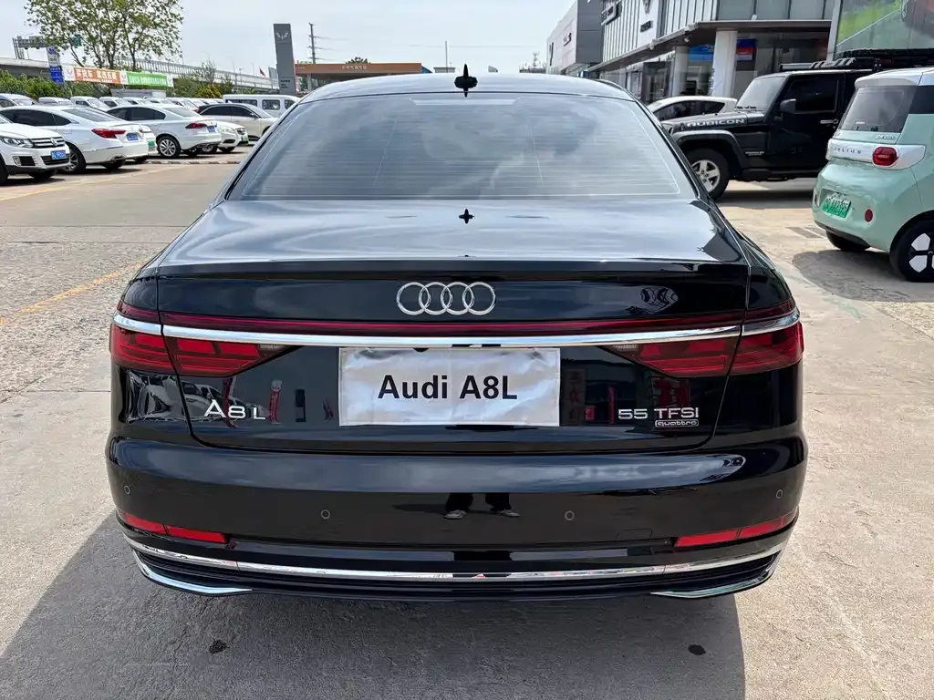 Audi A8 — фото 9