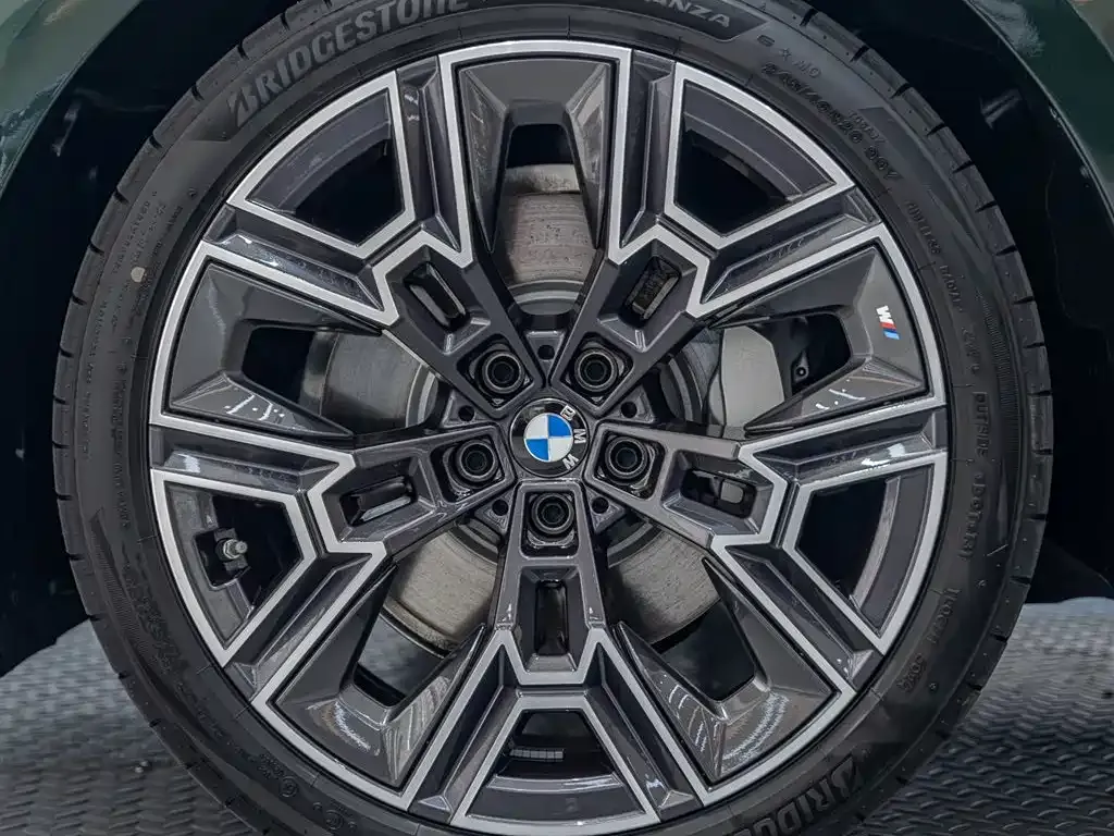 BMW 5 Series 2025 из CN, фото 5