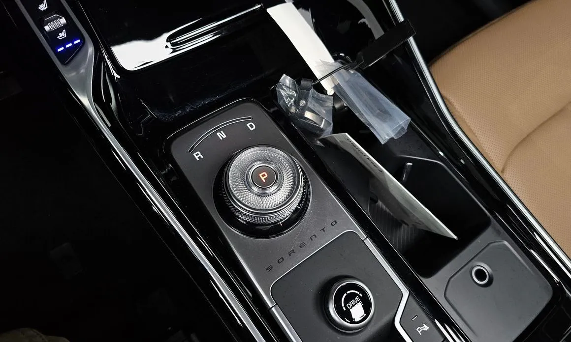 Kia Sorento — фото 7