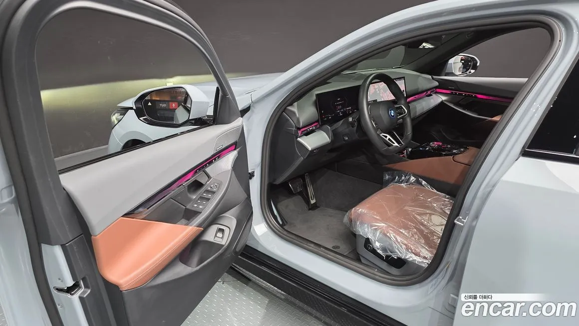 BMW i5 — фото 10