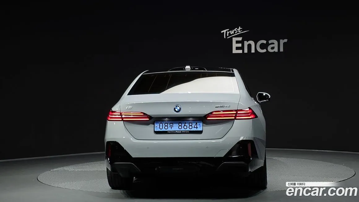 BMW i5 — фото 2