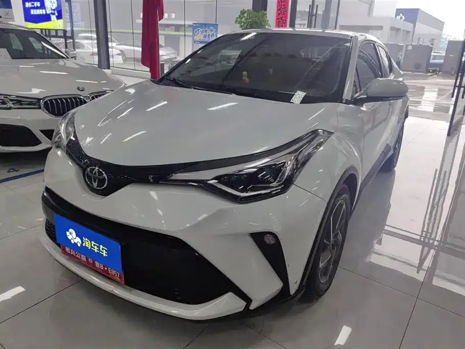 Toyota C-HR — фото 1