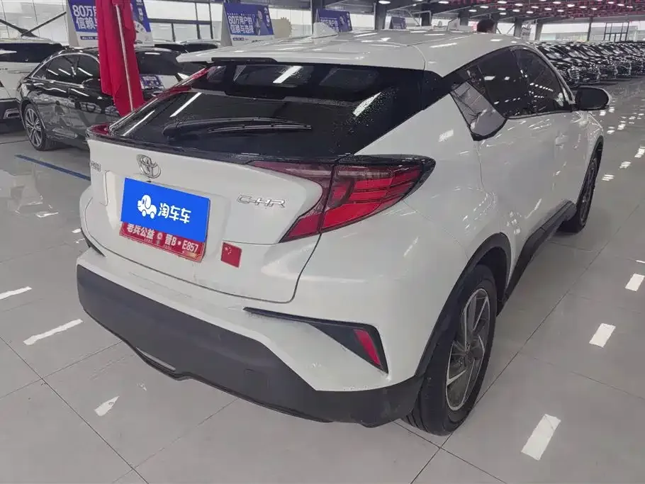 Toyota C-HR — фото 8
