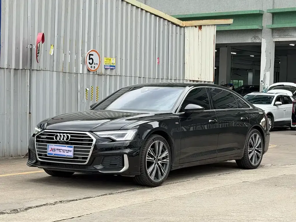 Audi A6L — фото 1