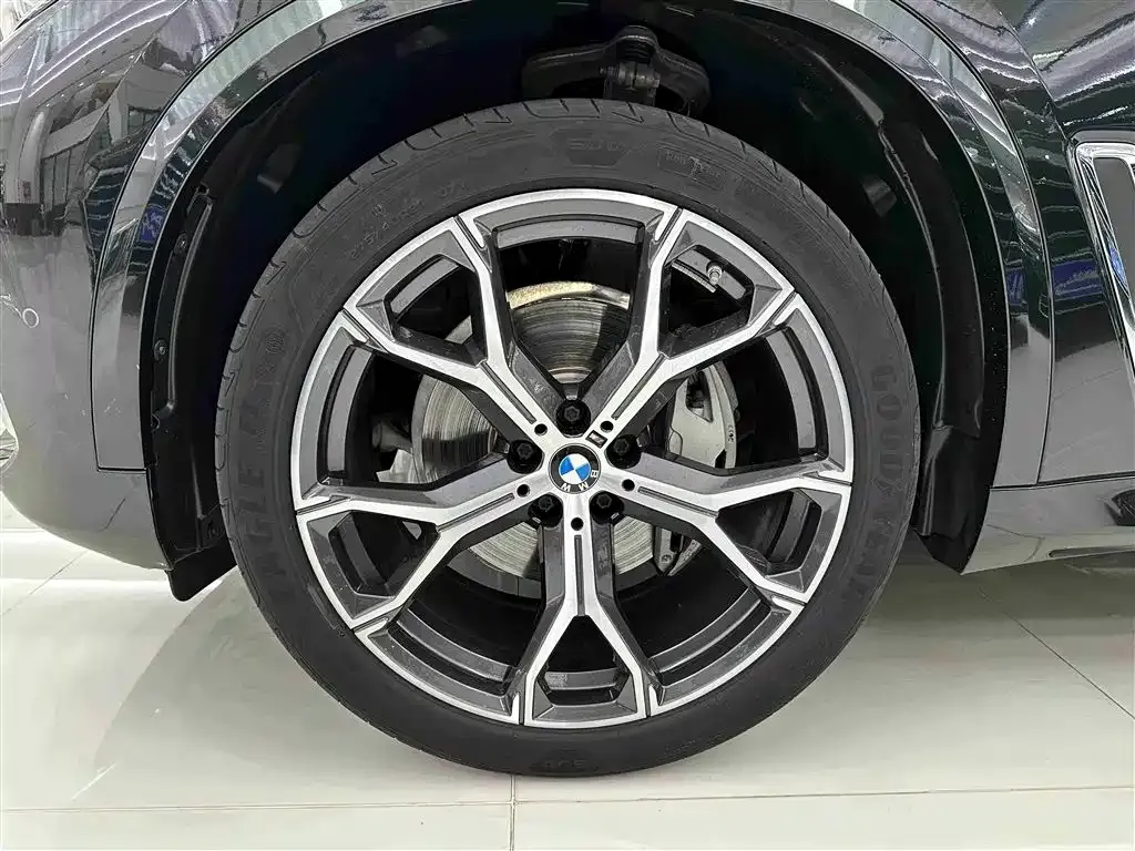 BMW X5 — фото 9
