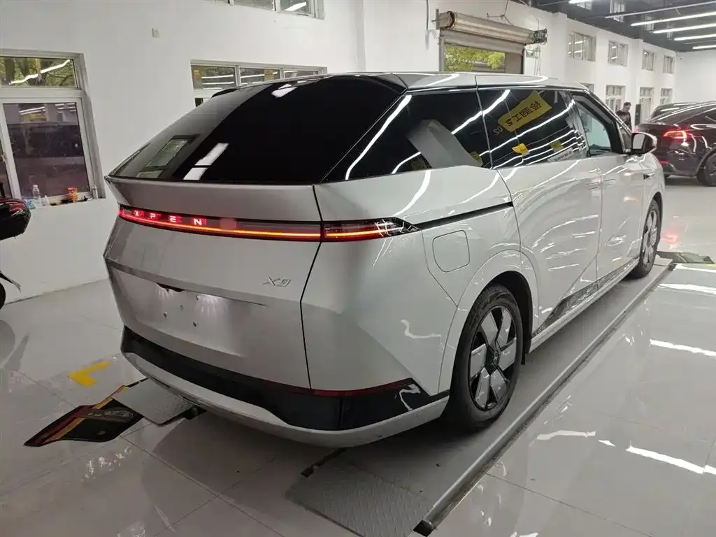 XPeng X9 2024 из CN, фото 9