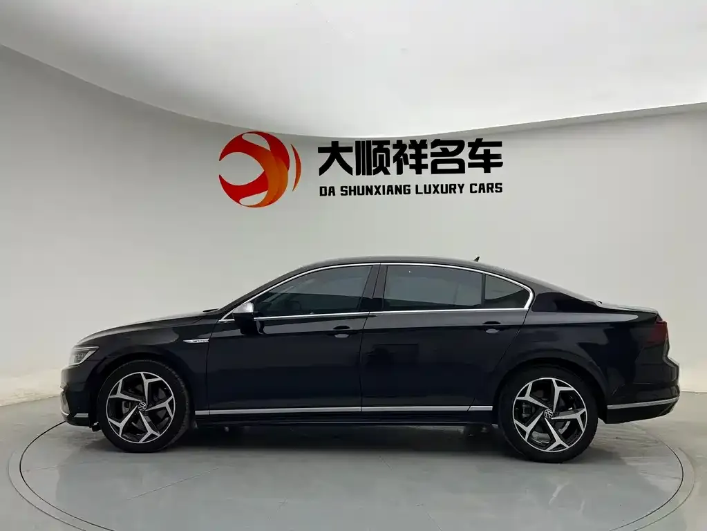 Volkswagen Magotan 2023 из CN, фото 2
