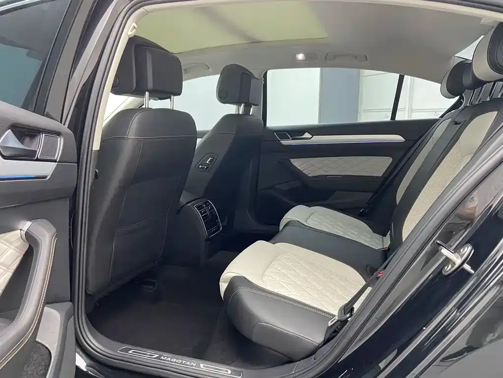 Volkswagen Magotan 2023 из CN, фото 10