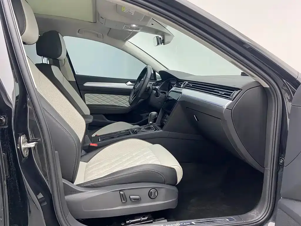 Volkswagen Magotan 2023 из CN, фото 6