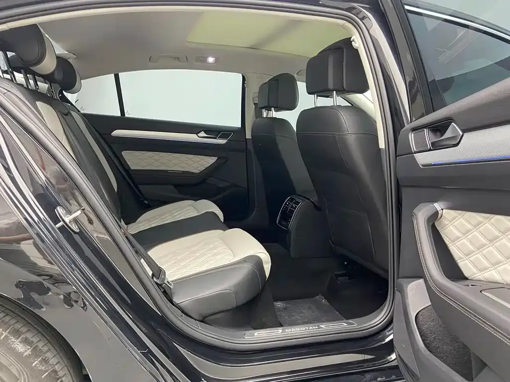 Volkswagen Magotan 2023 из CN, фото 3