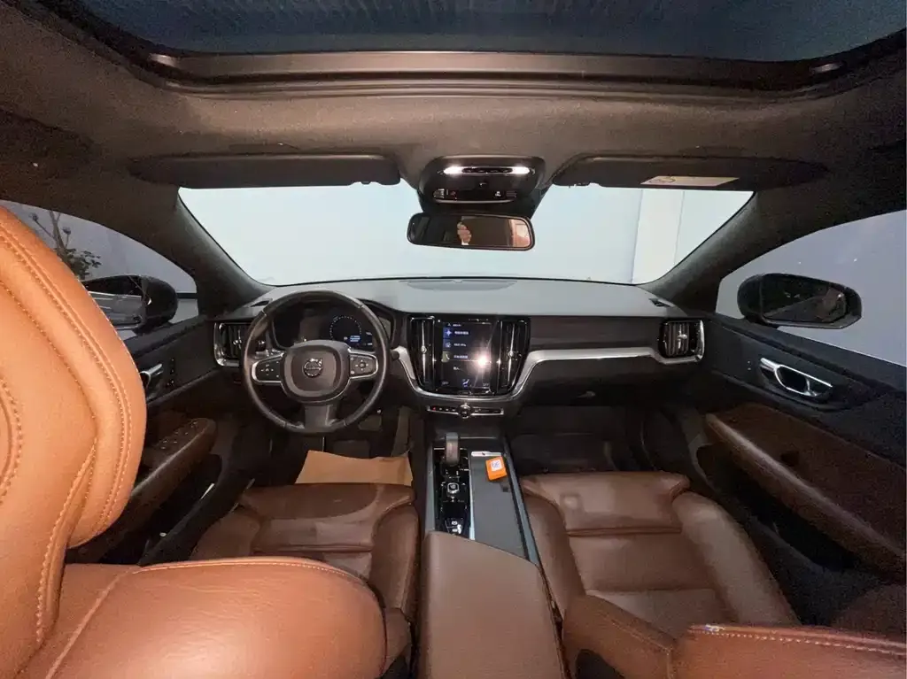 Volvo S60 — фото 10