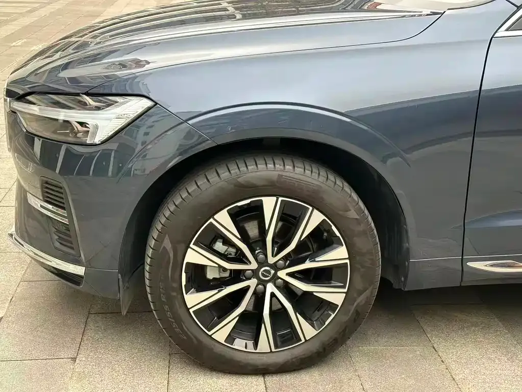 Volvo XC60 — фото 9