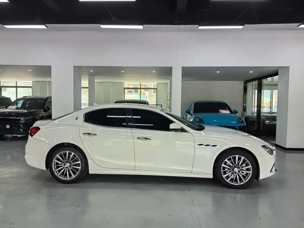 Maserati Ghibli 2022 из CN, фото 9