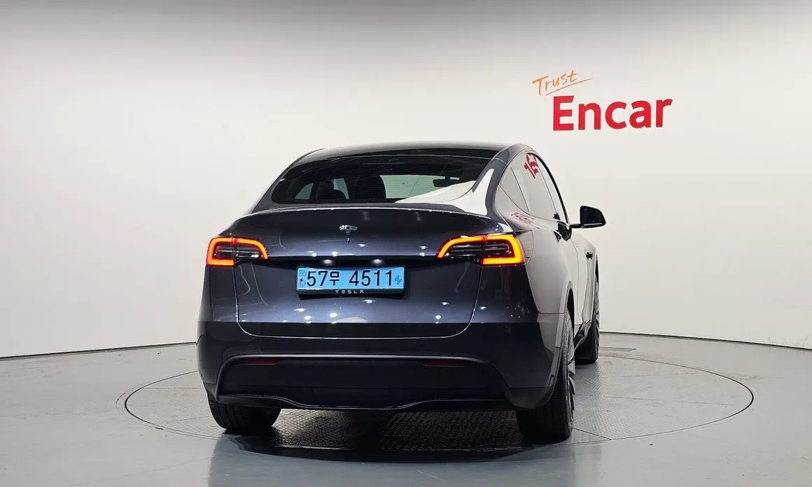 Tesla Model Y — фото 3