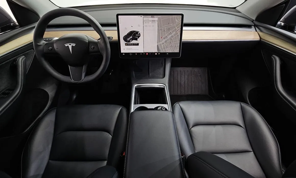 Tesla Model Y — фото 6