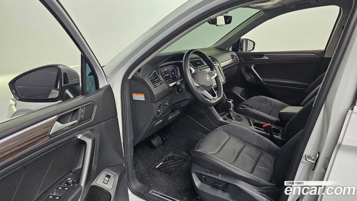 Volkswagen Tiguan — фото 8