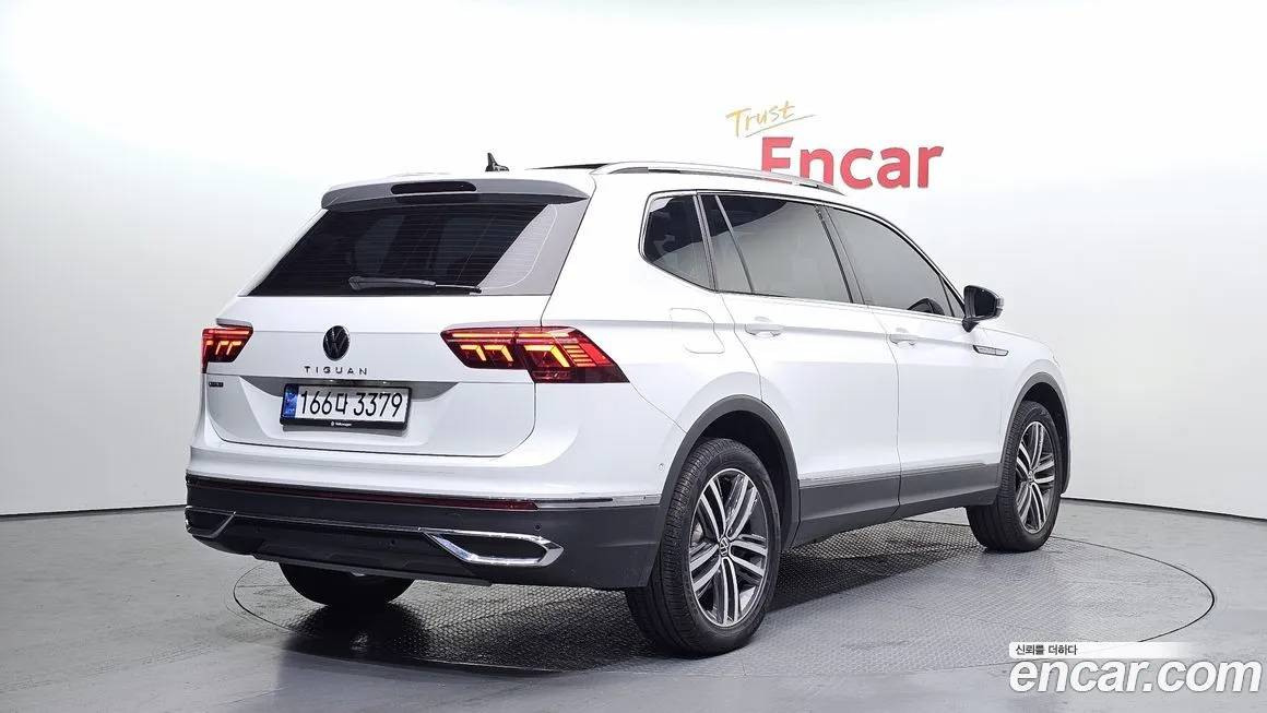 Volkswagen Tiguan — фото 2