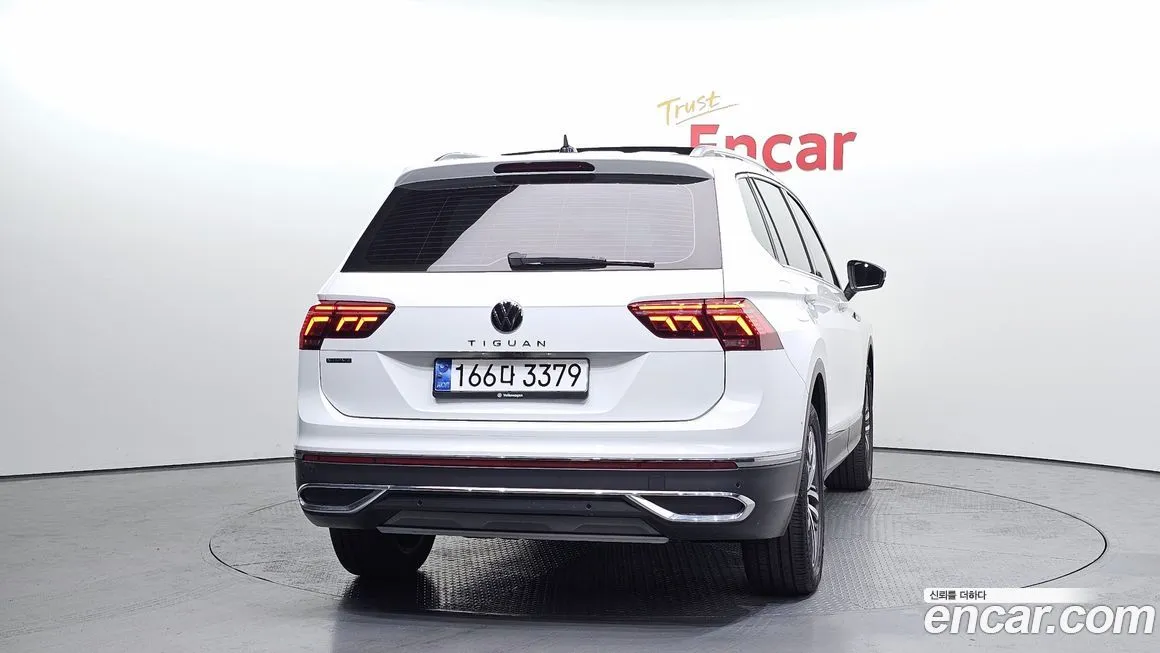 Volkswagen Tiguan — фото 4